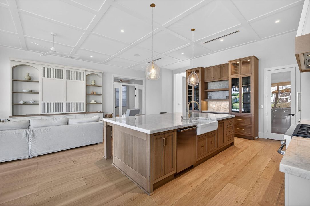 En Venta: $2,400,000 (3 camas, 3 baños, 2976 Pies cuadrados)