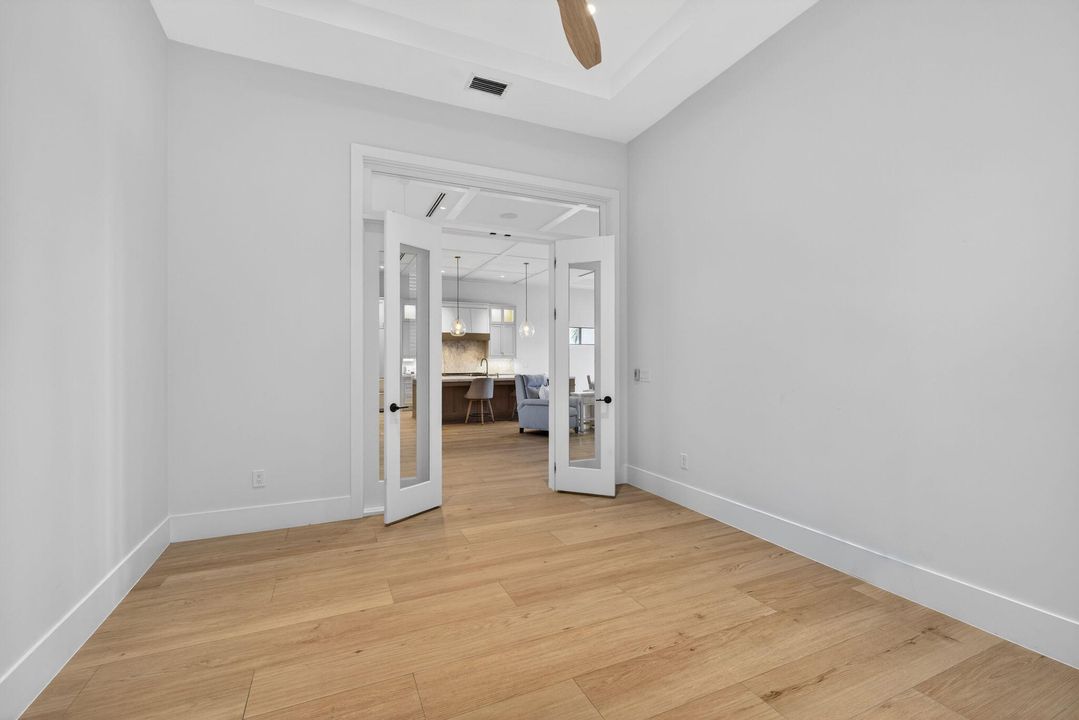 En Venta: $2,400,000 (3 camas, 3 baños, 2976 Pies cuadrados)