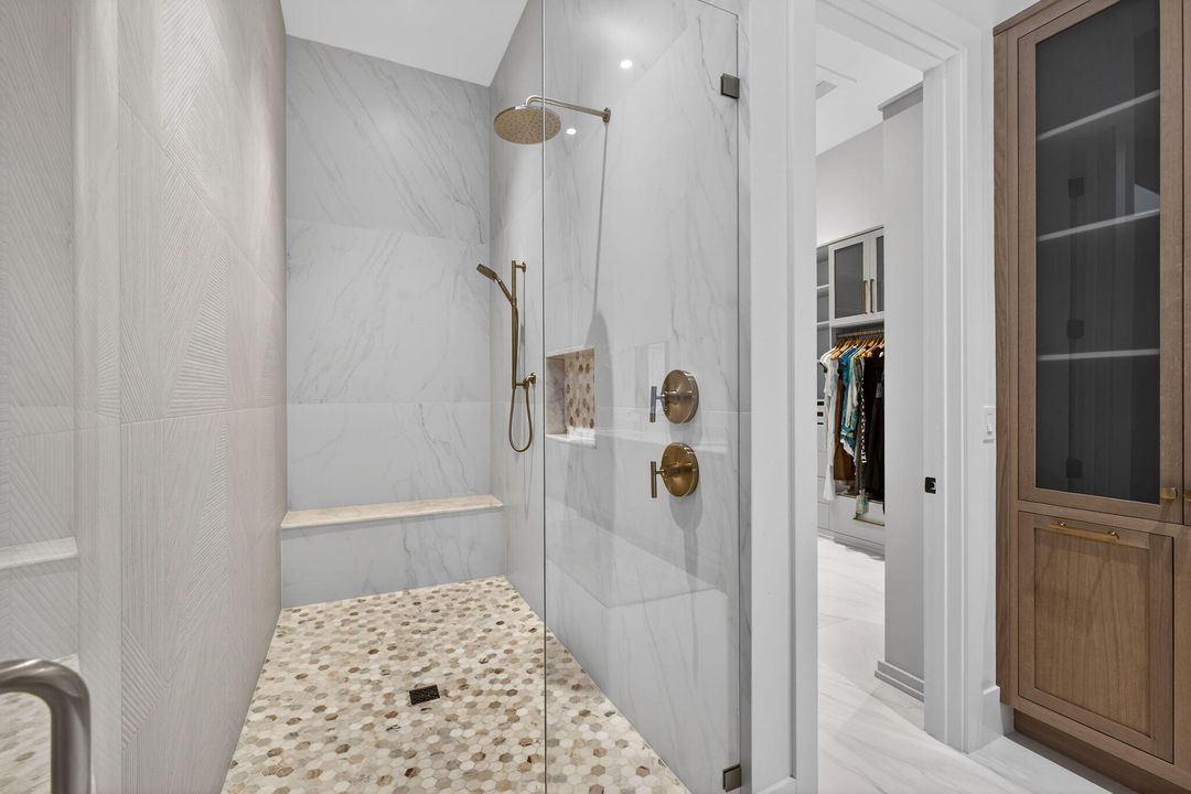 En Venta: $2,400,000 (3 camas, 3 baños, 2976 Pies cuadrados)