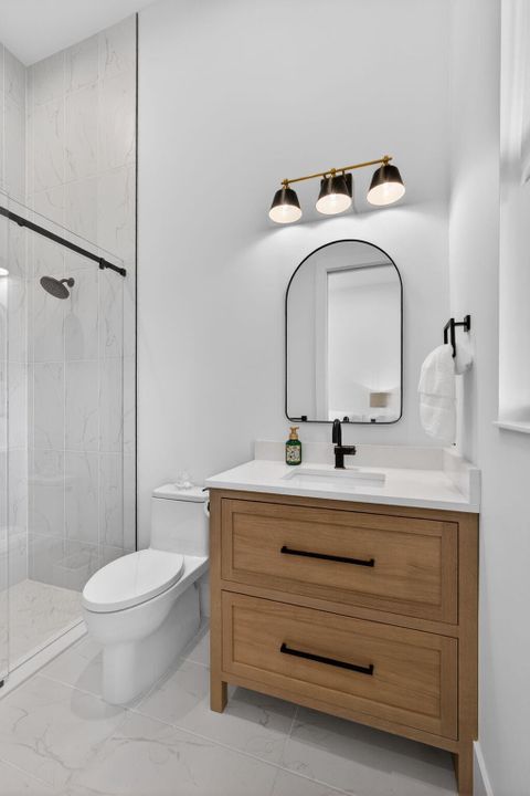 En Venta: $2,400,000 (3 camas, 3 baños, 2976 Pies cuadrados)