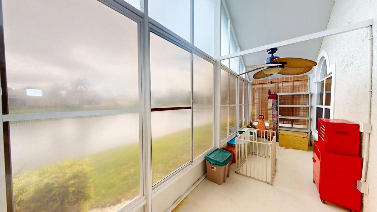 For Sale: $199,000 (2 beds, 2 baths, 1233 Square Feet)