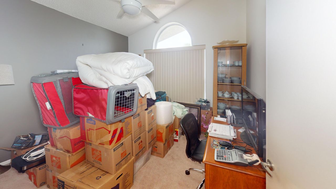 For Sale: $199,000 (2 beds, 2 baths, 1233 Square Feet)