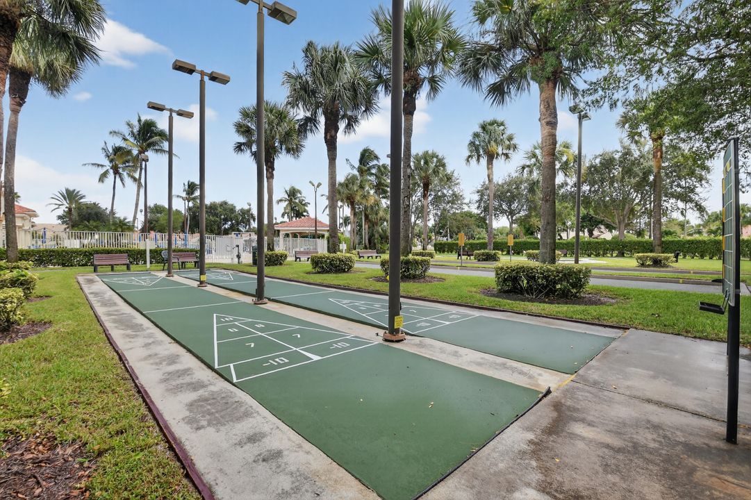 待售: $385,000 (2 贝兹, 2 浴室, 1378 平方英尺)