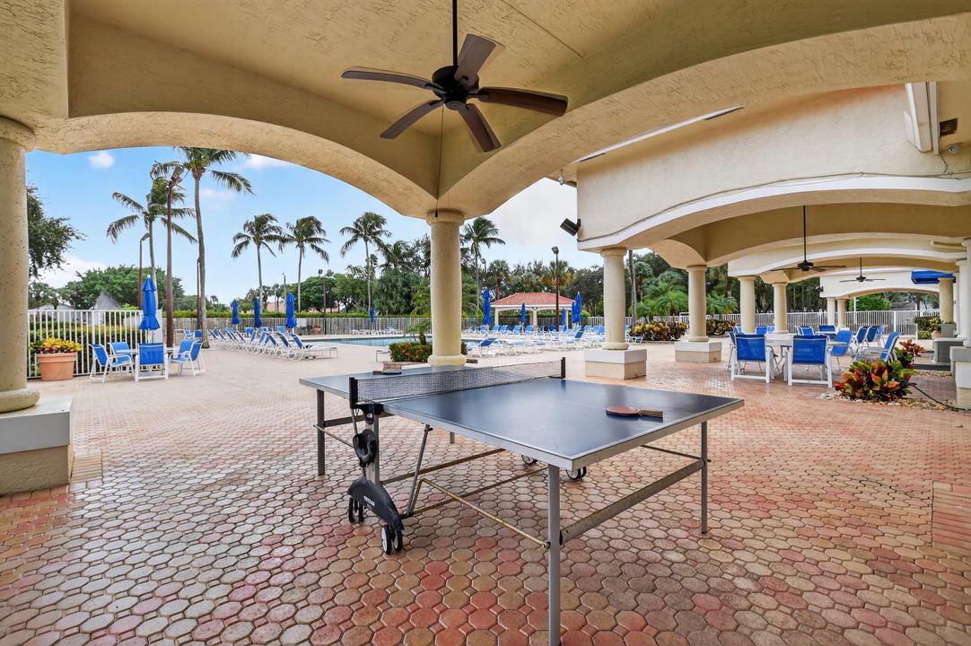 For Sale: $389,000 (2 beds, 2 baths, 1559 Square Feet)