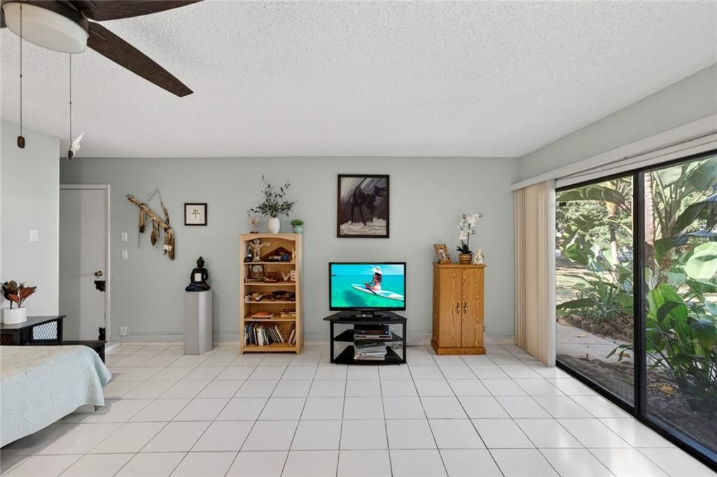 En Venta: $345,000 (3 camas, 2 baños, 1062 Pies cuadrados)