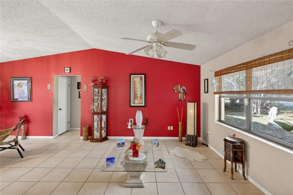 En Venta: $345,000 (3 camas, 2 baños, 1062 Pies cuadrados)