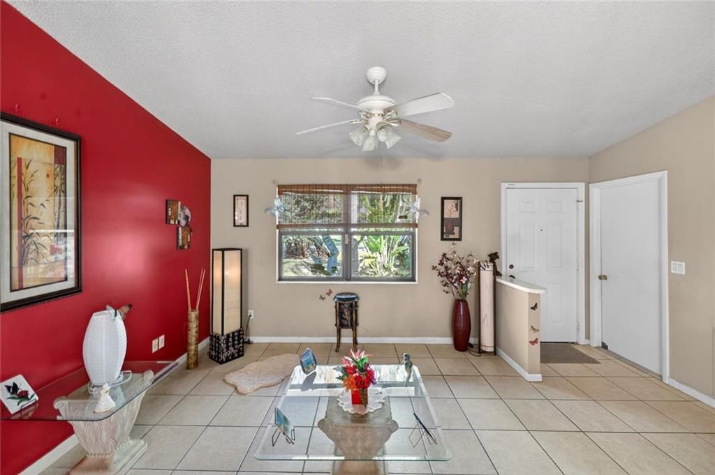 En Venta: $345,000 (3 camas, 2 baños, 1062 Pies cuadrados)