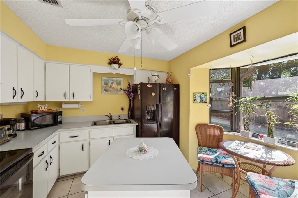 En Venta: $345,000 (3 camas, 2 baños, 1062 Pies cuadrados)