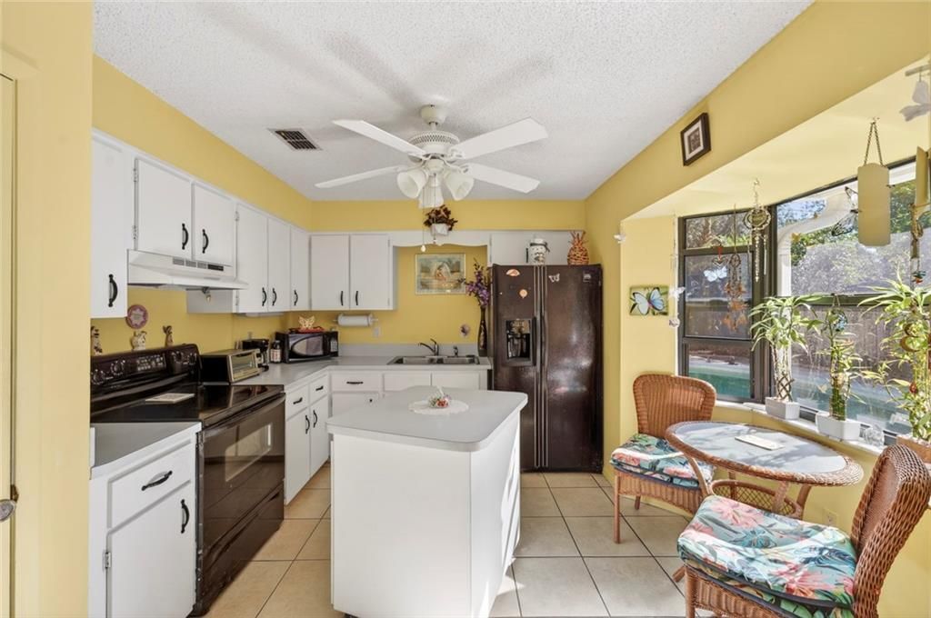 En Venta: $345,000 (3 camas, 2 baños, 1062 Pies cuadrados)