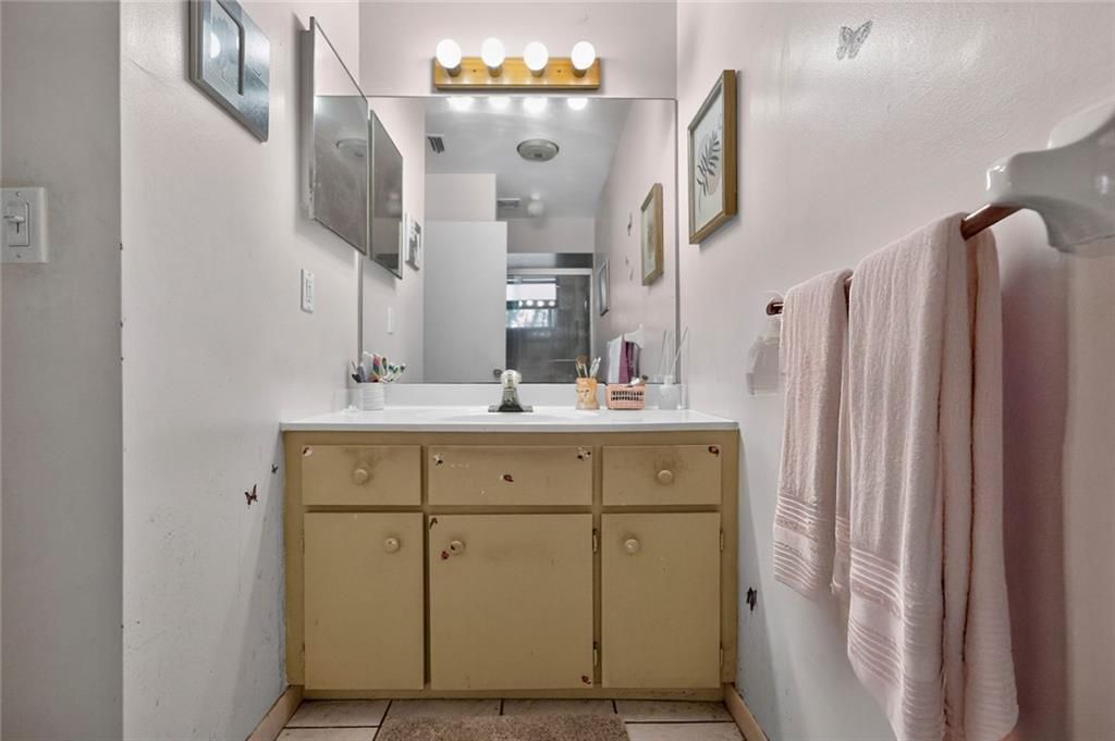 En Venta: $345,000 (3 camas, 2 baños, 1062 Pies cuadrados)