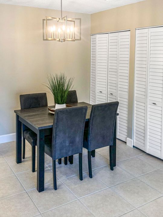 For Rent: $3,000 (2 beds, 2 baths, 1037 Square Feet)