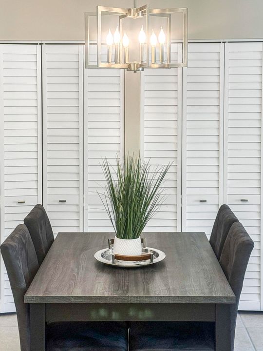 For Rent: $3,000 (2 beds, 2 baths, 1037 Square Feet)