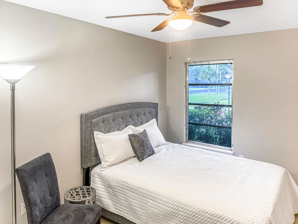 For Rent: $3,000 (2 beds, 2 baths, 1037 Square Feet)