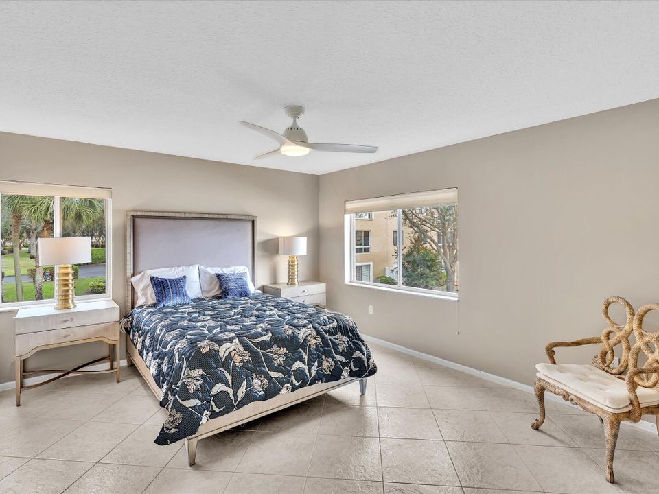 На продажу: $245,000 (3 спален, 2 ванн, 1392 Квадратных фут)