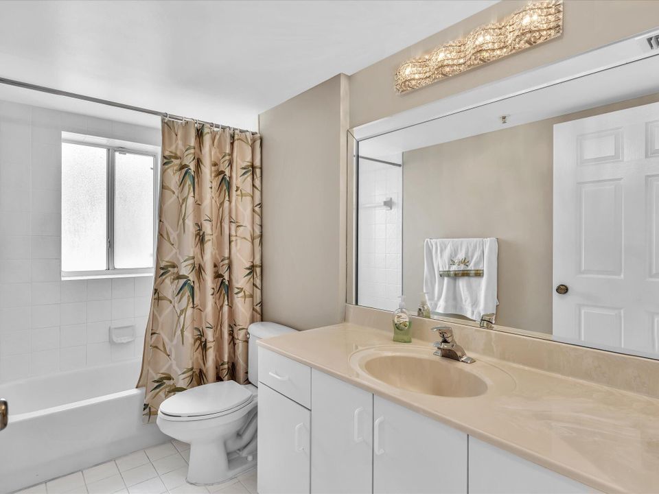 На продажу: $245,000 (3 спален, 2 ванн, 1392 Квадратных фут)