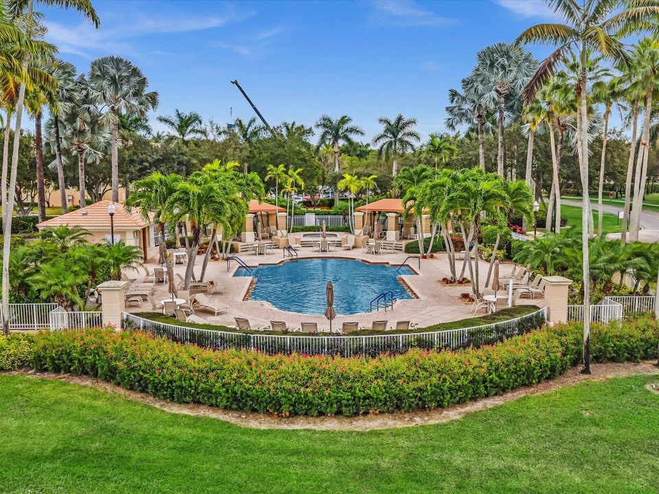 На продажу: $245,000 (3 спален, 2 ванн, 1392 Квадратных фут)