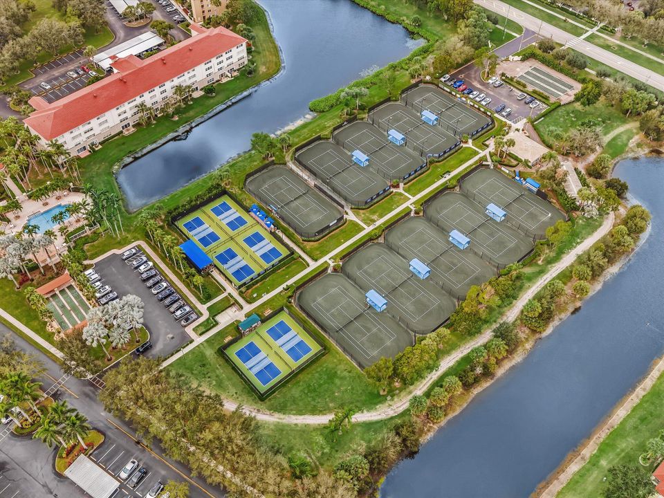 На продажу: $245,000 (3 спален, 2 ванн, 1392 Квадратных фут)