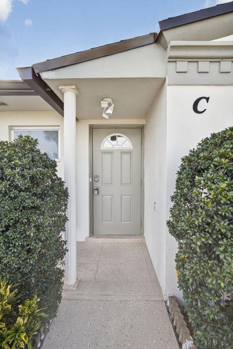 For Sale: $130,000 (2 beds, 1 baths, 829 Square Feet)