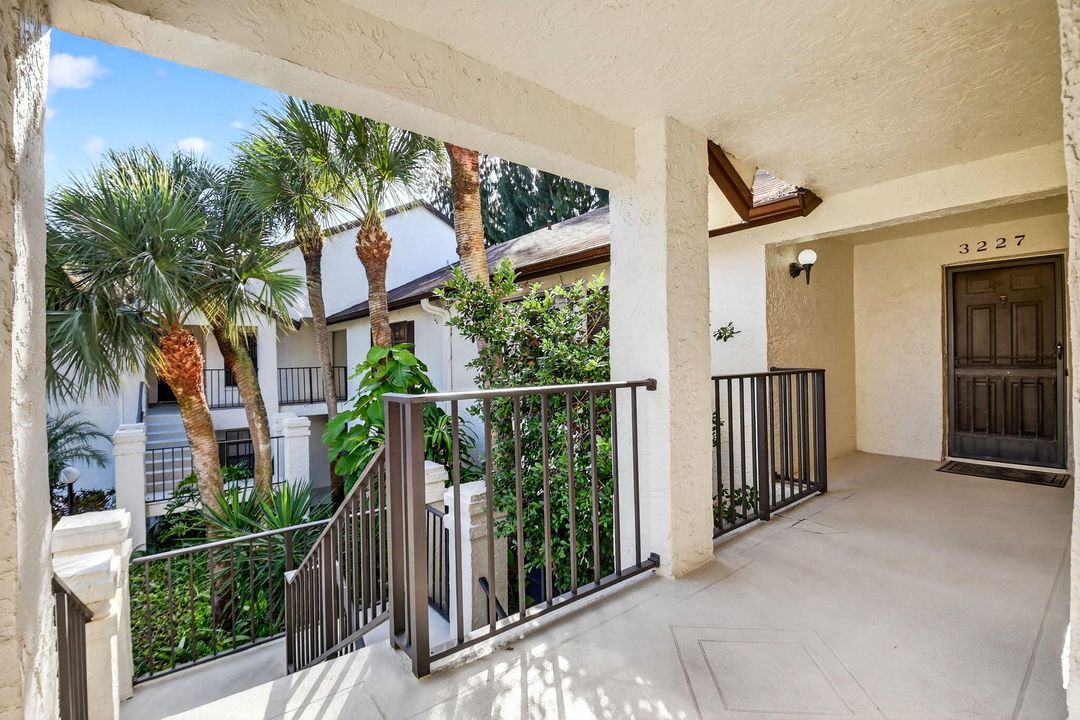 待售: $175,000 (2 贝兹, 2 浴室, 1231 平方英尺)