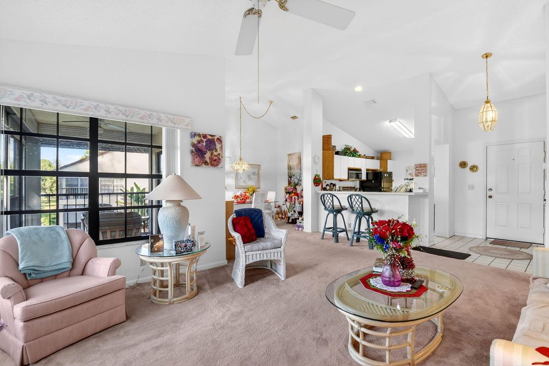 待售: $175,000 (2 贝兹, 2 浴室, 1231 平方英尺)