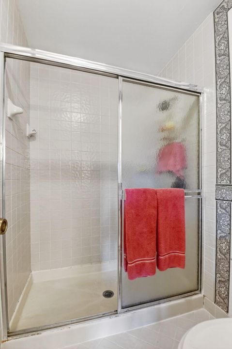 待售: $175,000 (2 贝兹, 2 浴室, 1231 平方英尺)