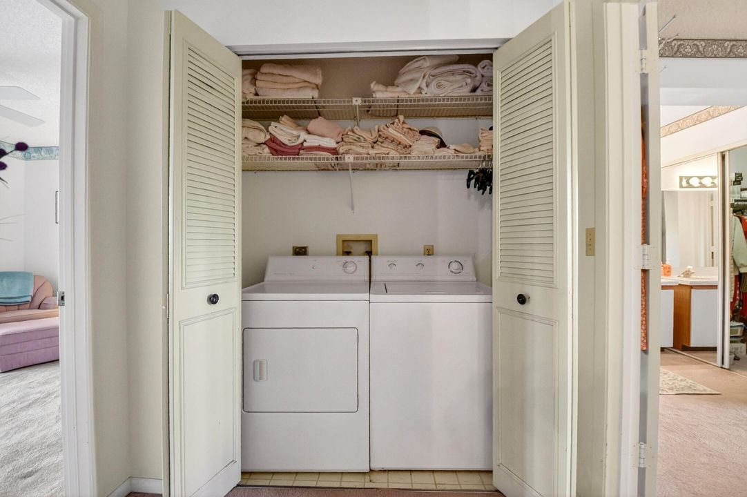 待售: $175,000 (2 贝兹, 2 浴室, 1231 平方英尺)