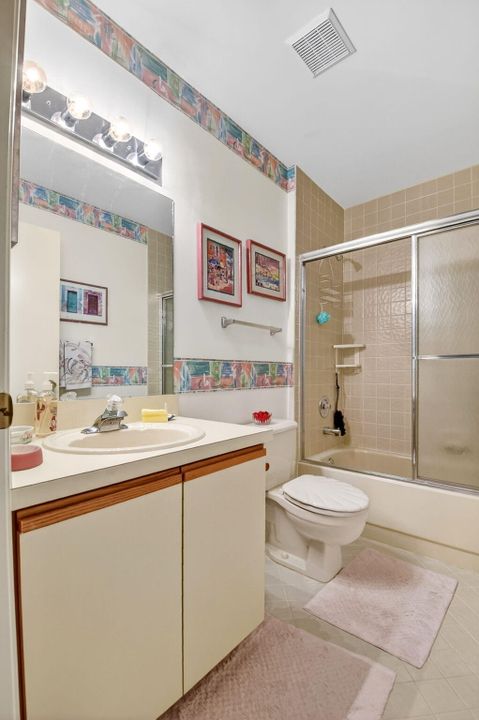 待售: $175,000 (2 贝兹, 2 浴室, 1231 平方英尺)