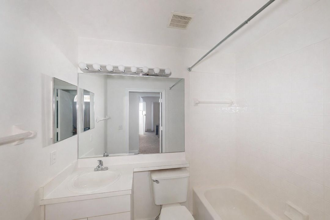 For Sale: $199,000 (2 beds, 2 baths, 1233 Square Feet)