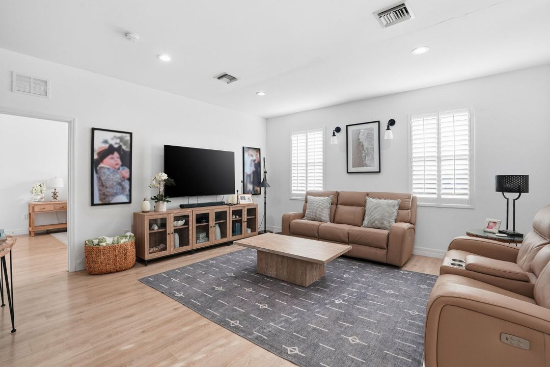 For Sale: $360,000 (3 beds, 2 baths, 1524 Square Feet)