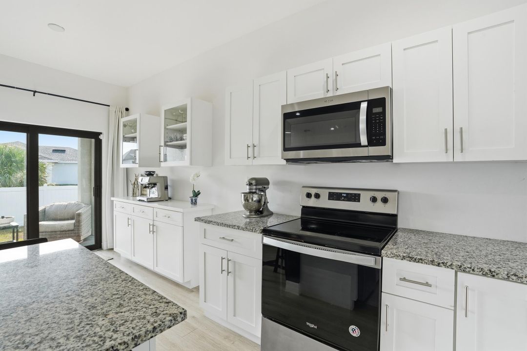 For Sale: $360,000 (3 beds, 2 baths, 1524 Square Feet)