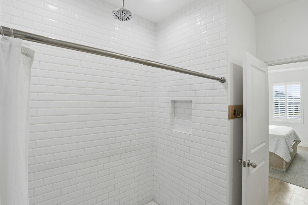 For Sale: $360,000 (3 beds, 2 baths, 1524 Square Feet)