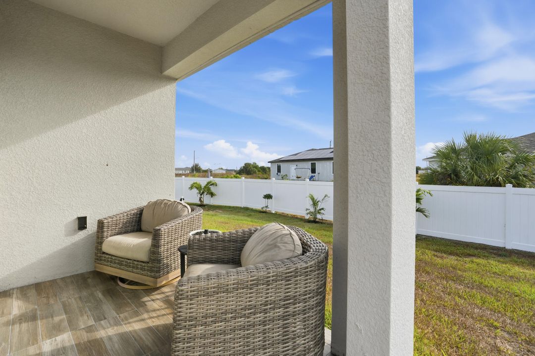 For Sale: $360,000 (3 beds, 2 baths, 1524 Square Feet)