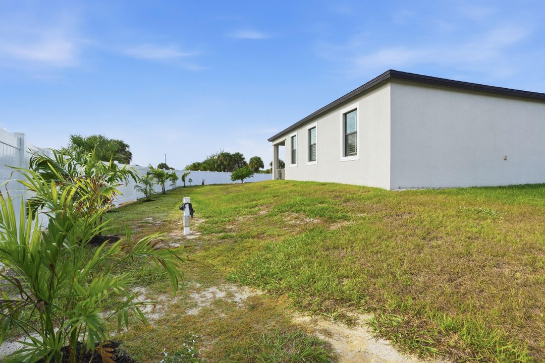 For Sale: $360,000 (3 beds, 2 baths, 1524 Square Feet)