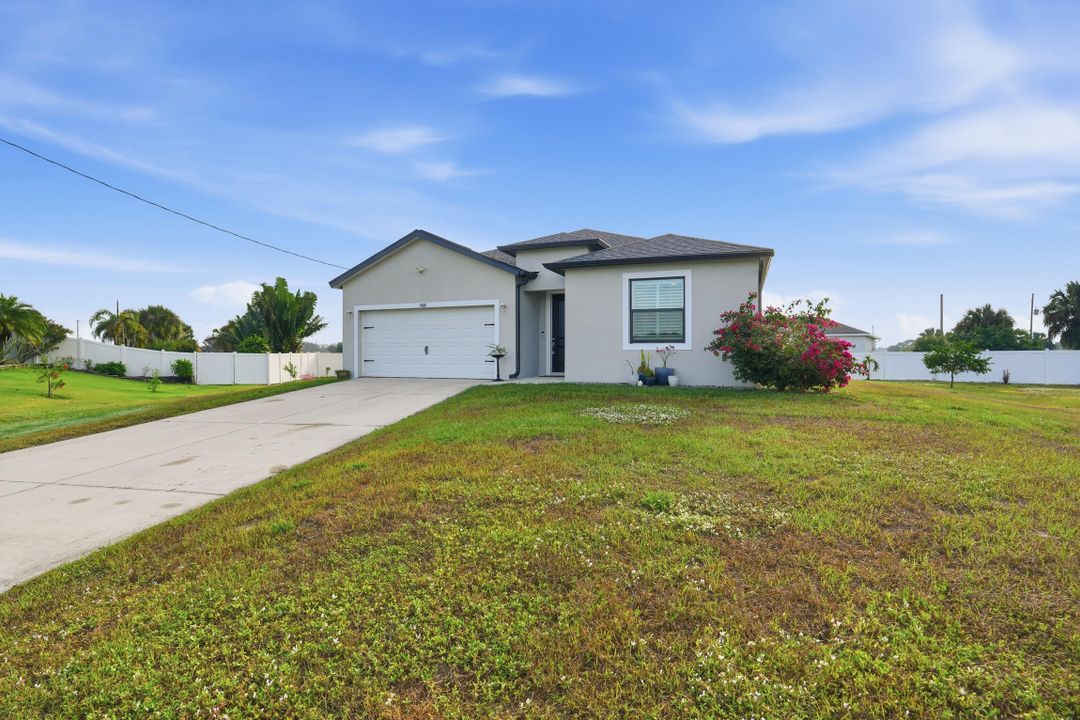 For Sale: $360,000 (3 beds, 2 baths, 1524 Square Feet)