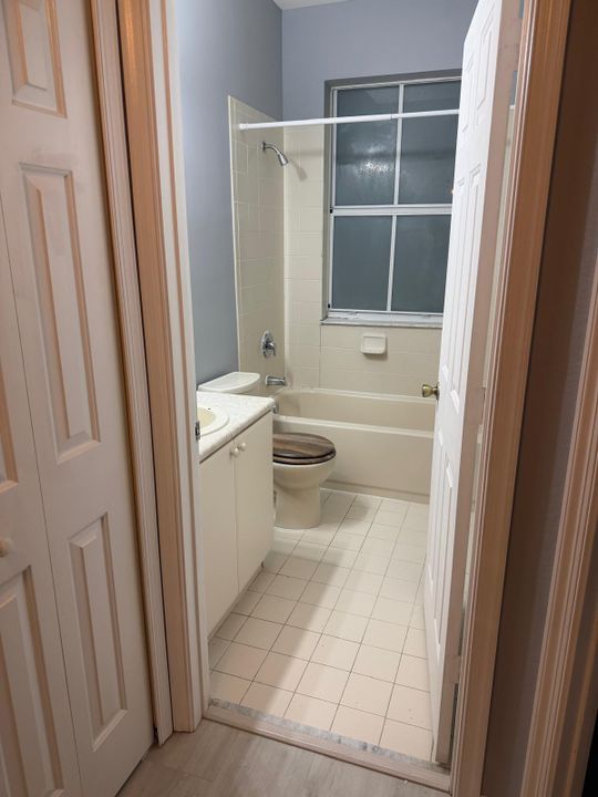 En Renta: $2,800 (4 camas, 3 baños, 1988 Pies cuadrados)