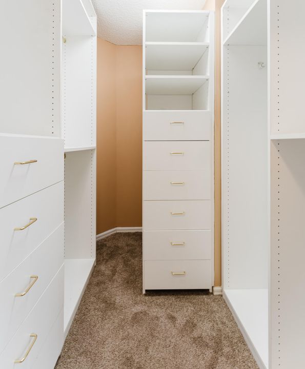 En Venta: $647,999 (4 camas, 2 baños, 1906 Pies cuadrados)