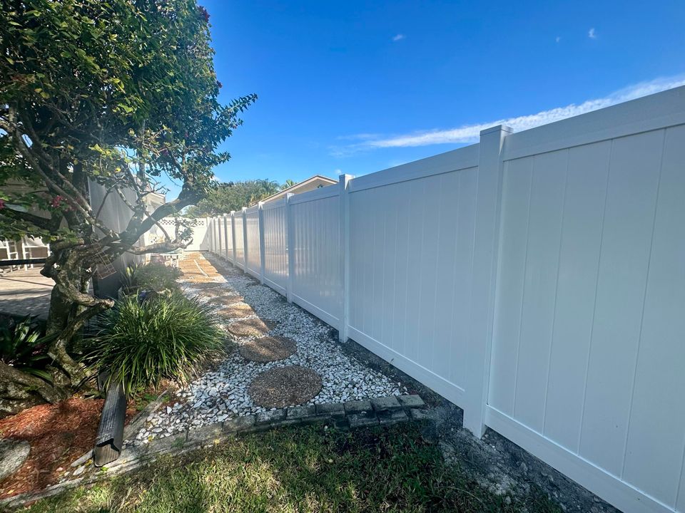 For Sale: $835,000 (4 beds, 2 baths, 1944 Square Feet)