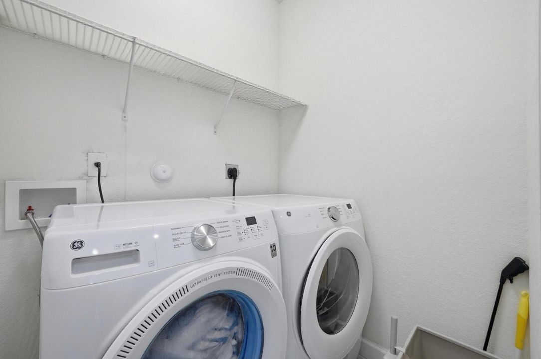 For Sale: $615,000 (4 beds, 3 baths, 1959 Square Feet)