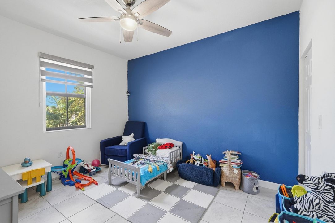 For Sale: $615,000 (4 beds, 3 baths, 1959 Square Feet)