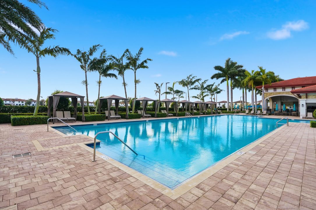 For Sale: $615,000 (4 beds, 3 baths, 1959 Square Feet)