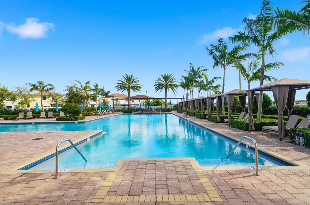 For Sale: $615,000 (4 beds, 3 baths, 1959 Square Feet)