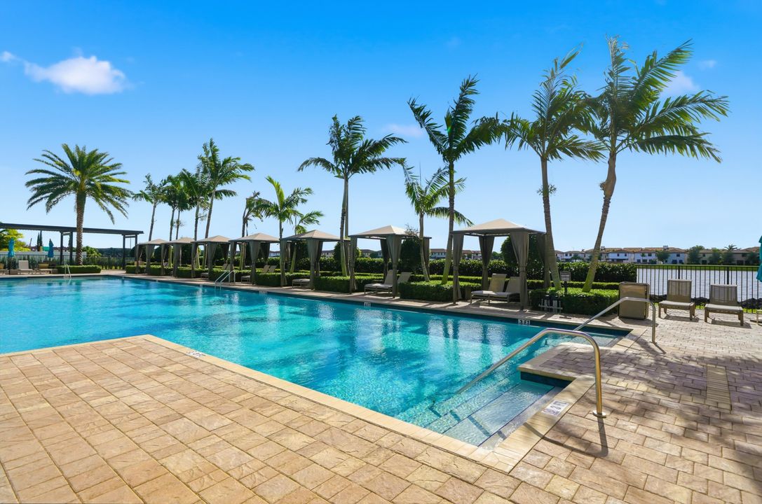 For Sale: $615,000 (4 beds, 3 baths, 1959 Square Feet)