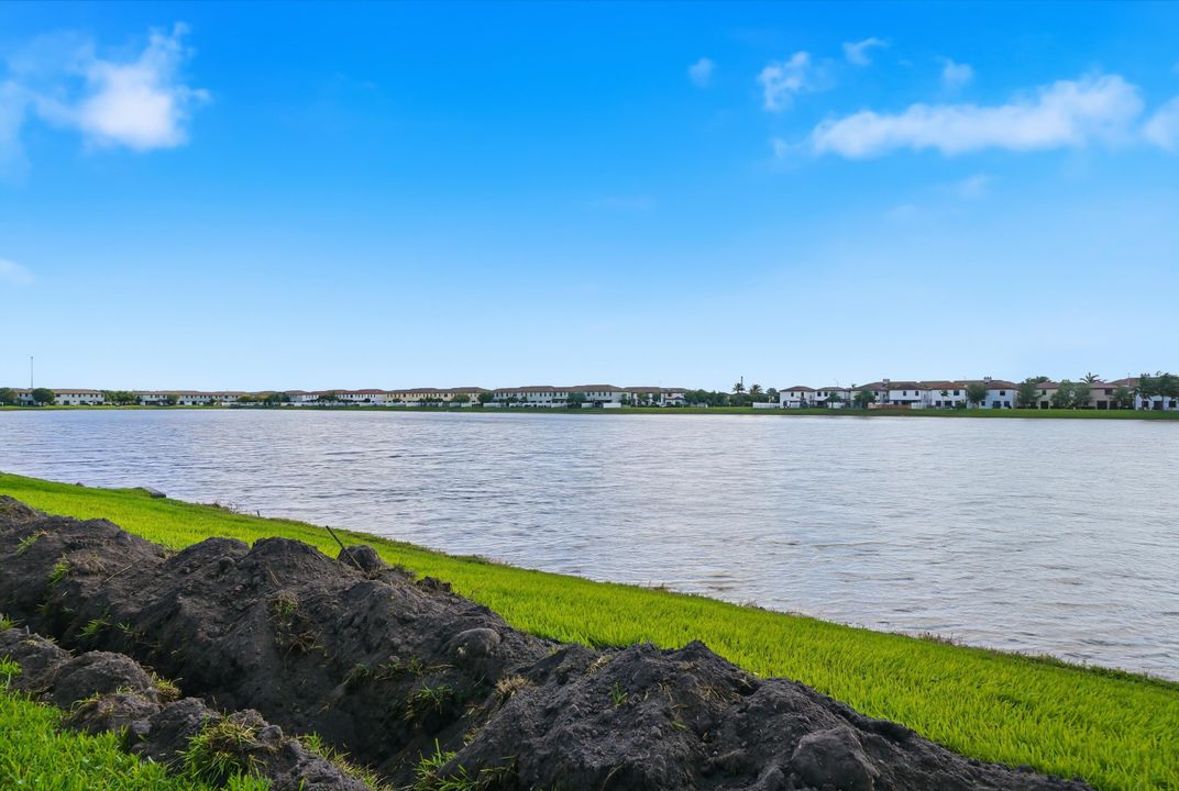 For Sale: $615,000 (4 beds, 3 baths, 1959 Square Feet)