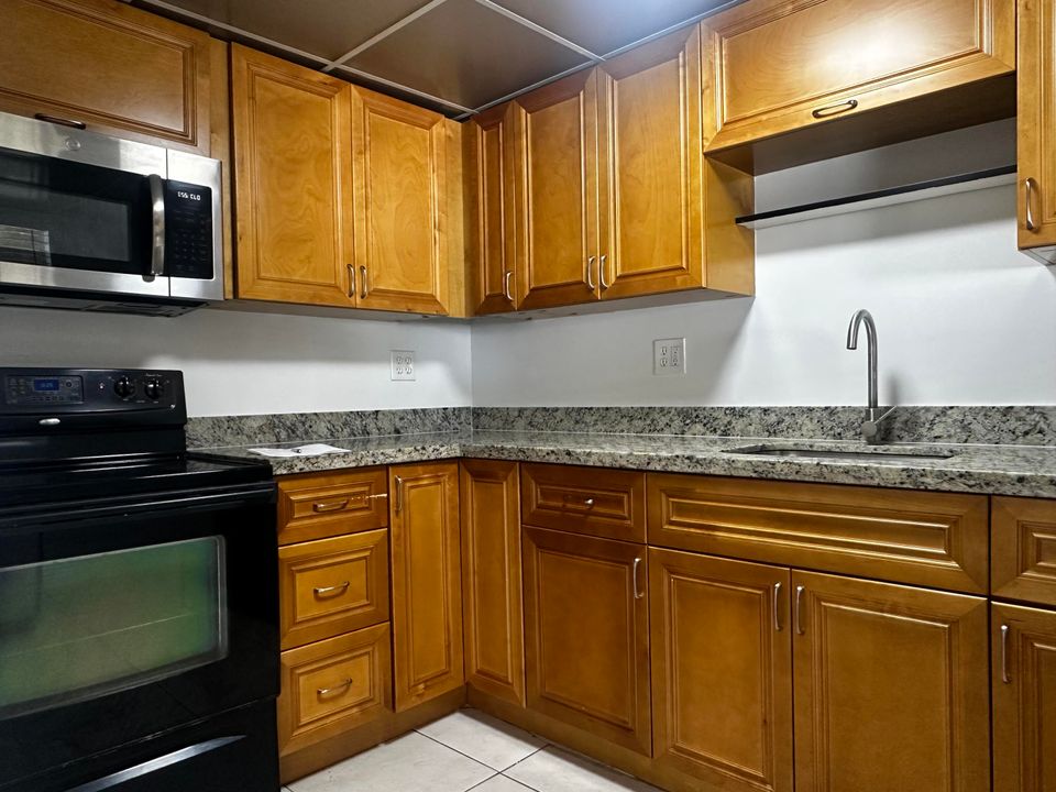 En Renta: $1,700 (11 camas, 1 baños, 528 Pies cuadrados)