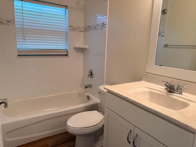 出租: $2,300 (3 贝兹, 2 浴室, 1271 平方英尺)