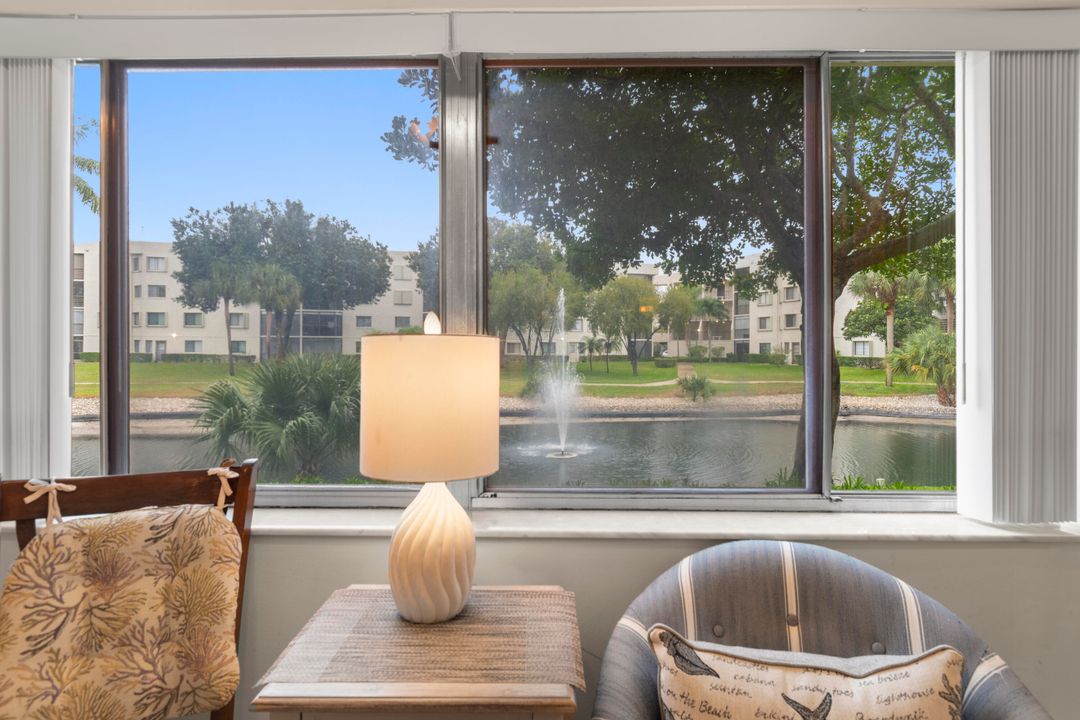 合同活跃: $112,500 (1 贝兹, 1 浴室, 880 平方英尺)