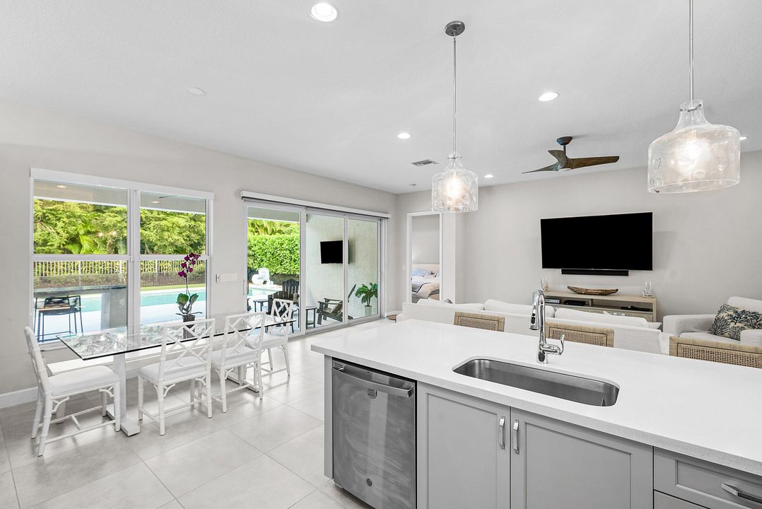 En Venta: $1,000,000 (3 camas, 2 baños, 1852 Pies cuadrados)