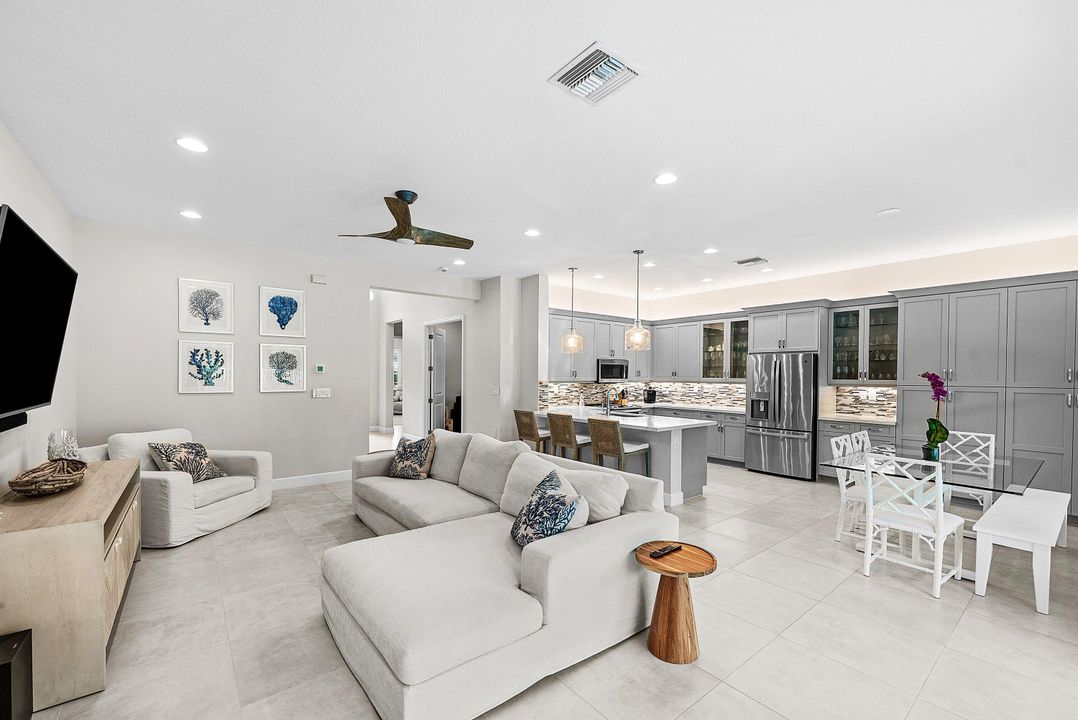 En Venta: $1,000,000 (3 camas, 2 baños, 1852 Pies cuadrados)