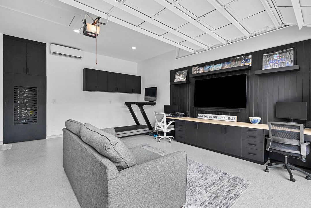 En Venta: $1,000,000 (3 camas, 2 baños, 1852 Pies cuadrados)