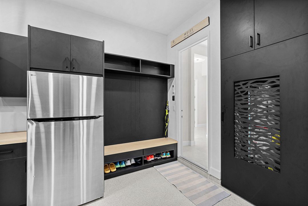 En Venta: $1,000,000 (3 camas, 2 baños, 1852 Pies cuadrados)